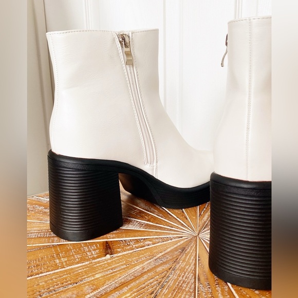 NWT JustFab White Faux Leather Platform Booties in Size 10 - Picture 5 of 14